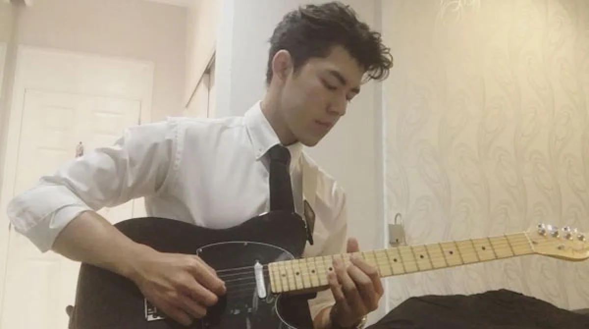 ไพเราะจับใจ! นาย ณภัทร โซโล่กีตาร์เพลงพระราชนิพนธ์ยามเย็น