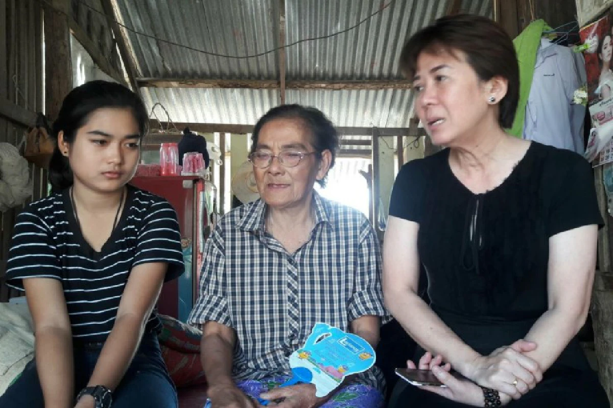 สาว15สุดทราบซึ้งร.9พระราชทานทรัพย์สร้างบ้าน