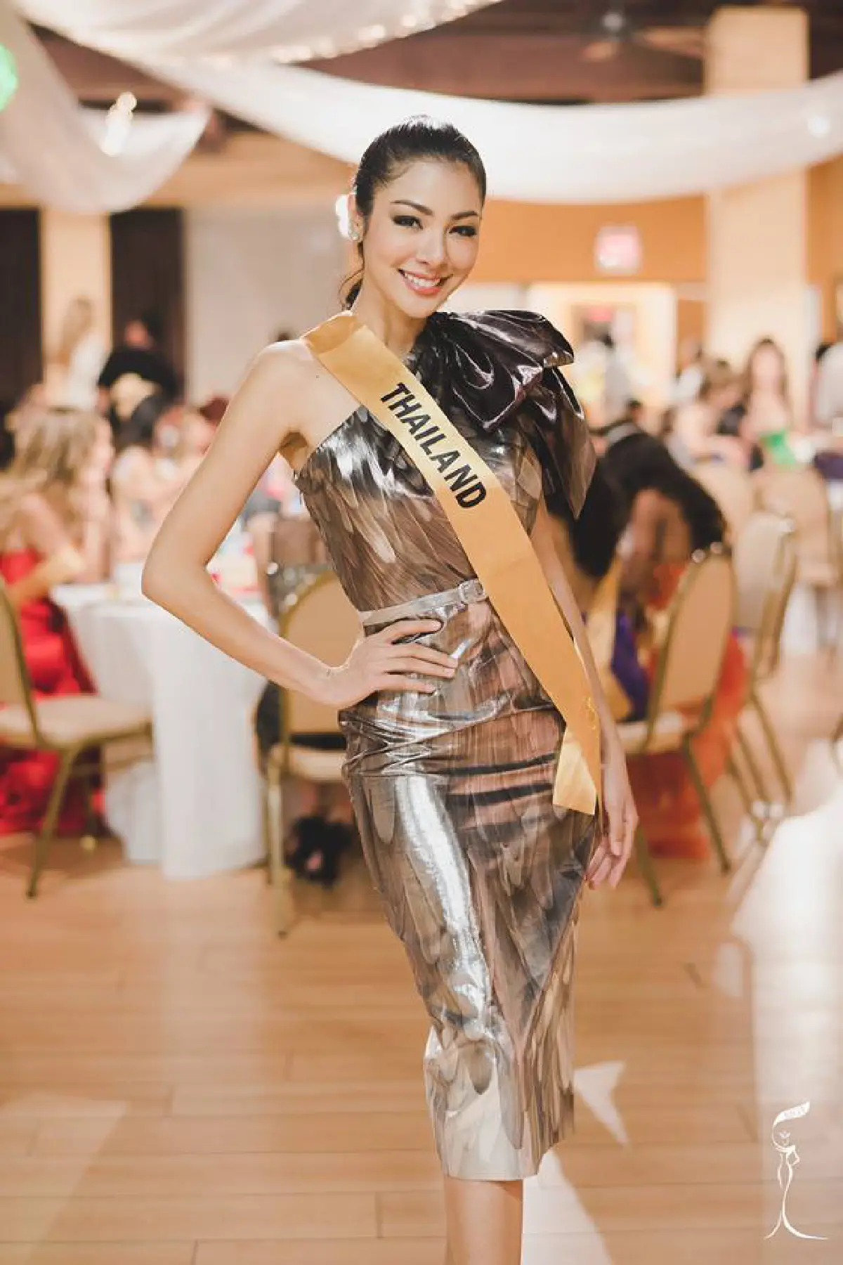 10 ลุคสวยปัง ฝ้าย สุภาพร รองอันดับสองมิสแกรนด์อินเตอร์ฯ 2016