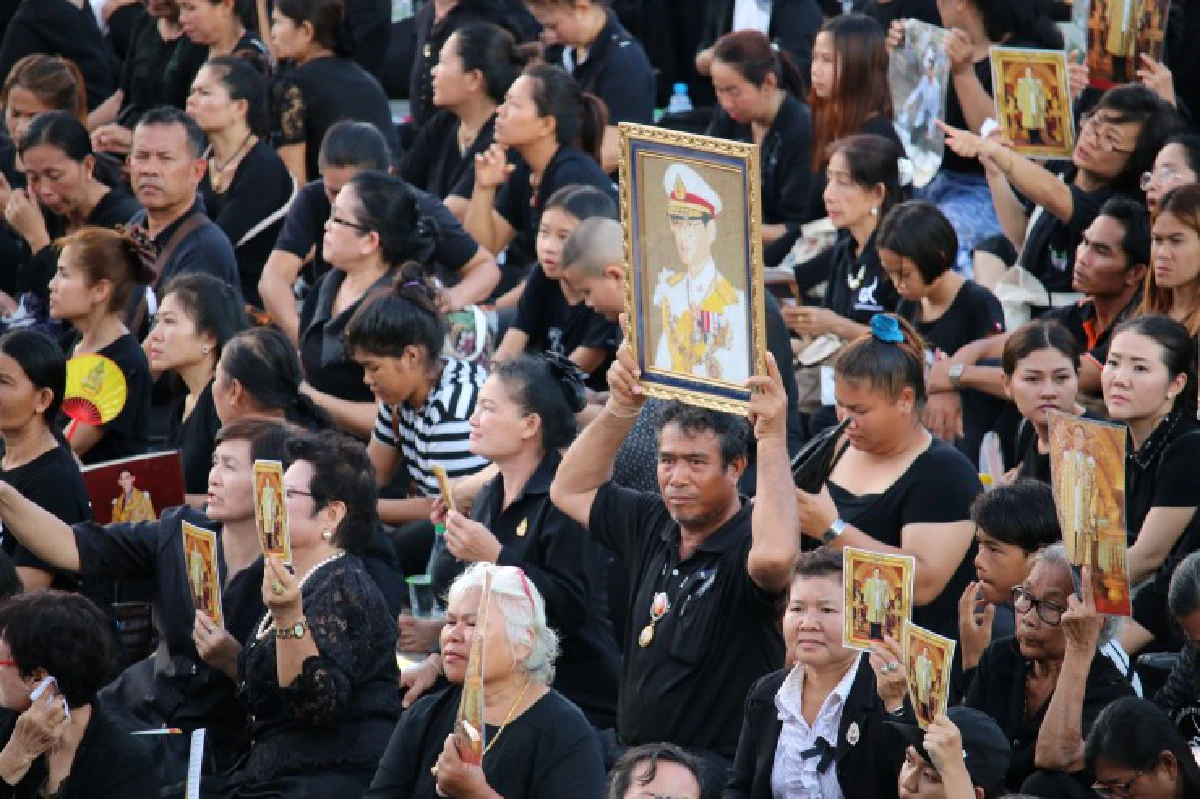 ชาวโคราชกว่าแสนหลั่งไหลร่วมร้องเพลงสรรเสริญพระบารมี