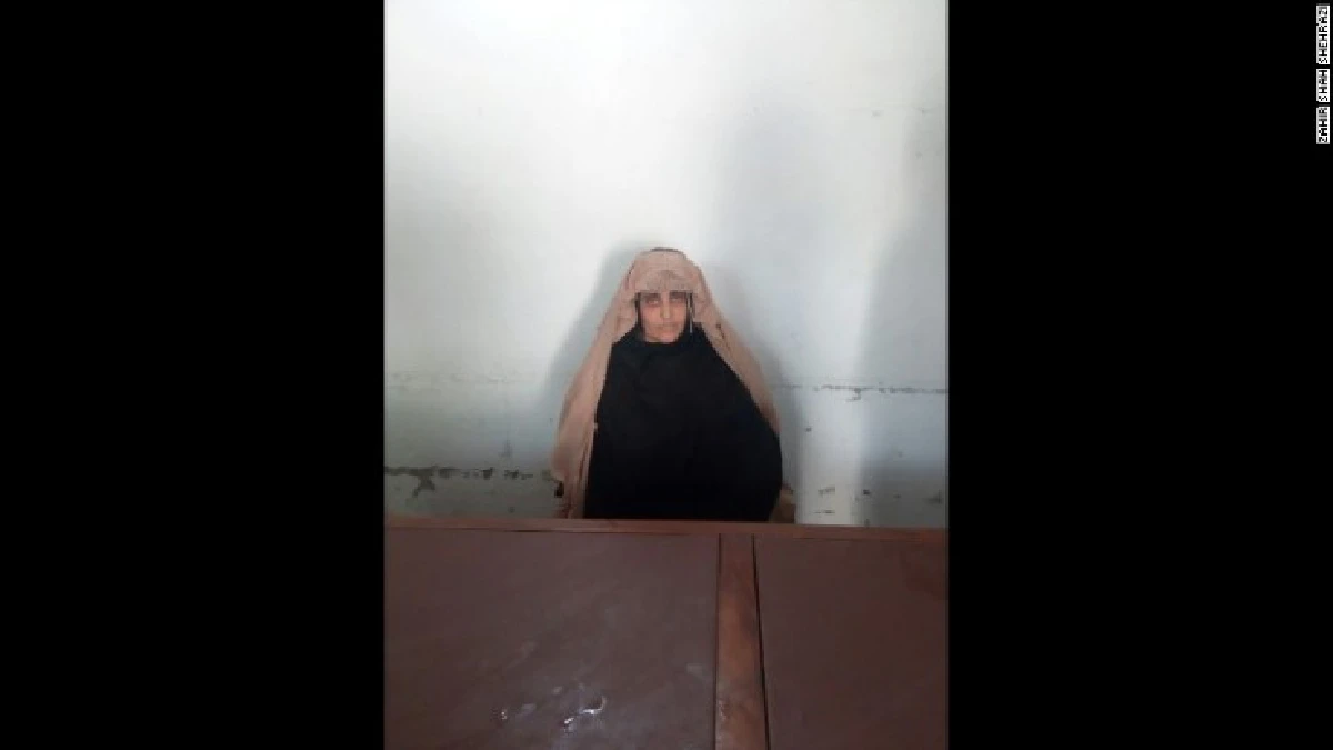 หญิงสาวเจ้าของดวงตาอันน่าพิศวงถูกจับในปากีสถาน