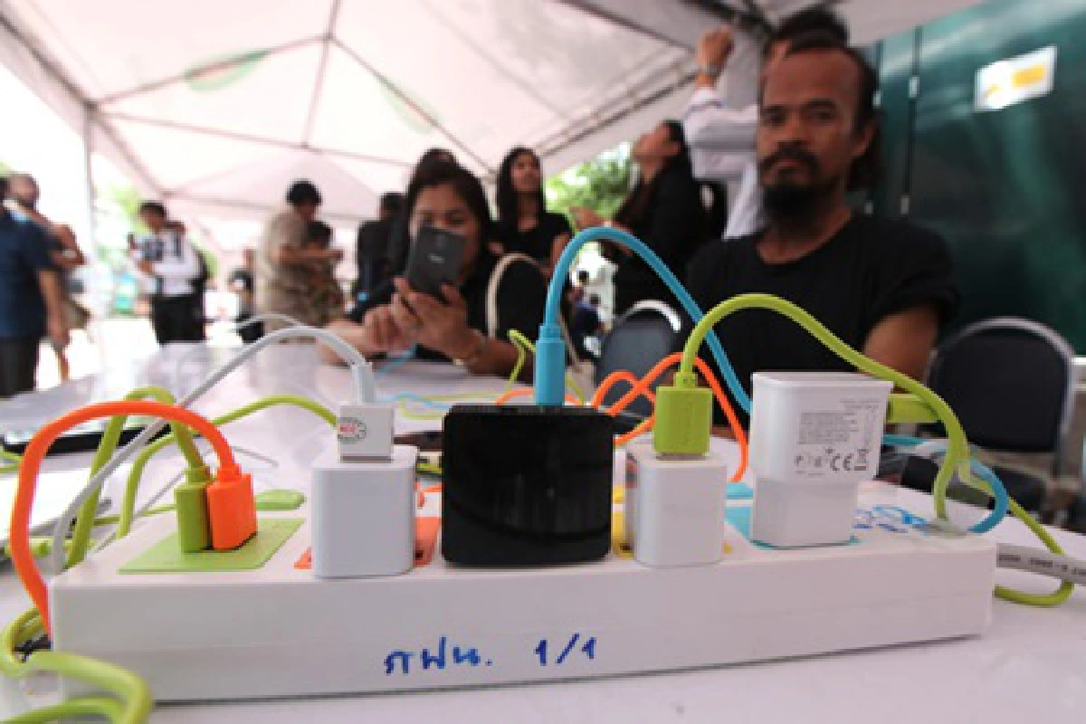 ค่ายมือถือเปิดไว-ไฟฟรี ค้าปลีกรับคลื่นมหาชน