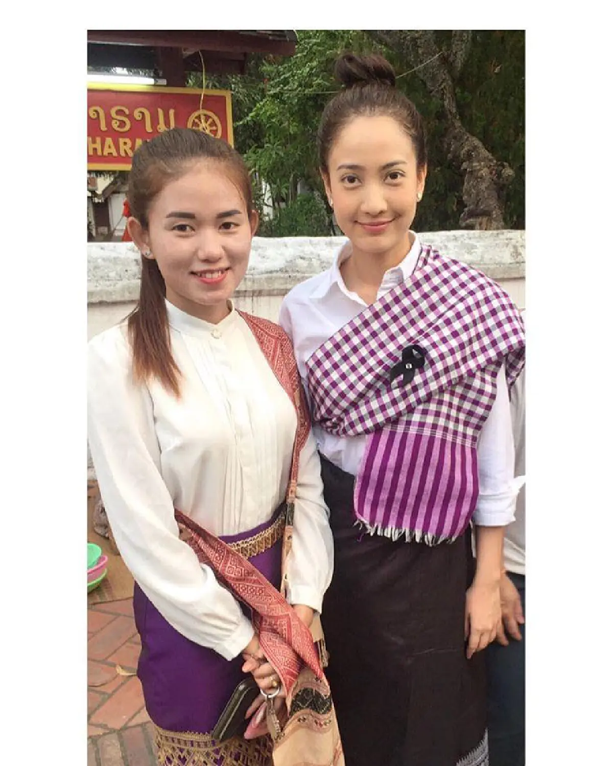 แต้ว ณฐพร เที่ยวหลวงพระบาง แฟนคลับแห่ถ่ายรูป-ชมงามหลาย