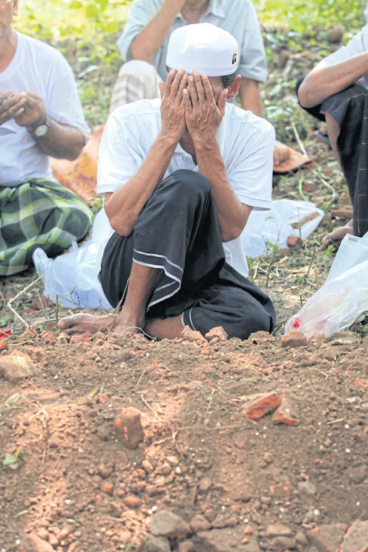 ฟาติม๊ะห์ เข็มมณี ใจสลายในสายน้ำเชี่ยว