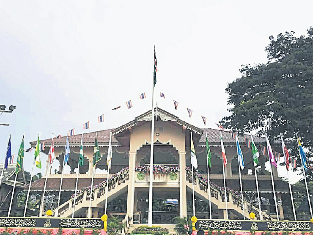 ฟาติม๊ะห์ เข็มมณี ใจสลายในสายน้ำเชี่ยว