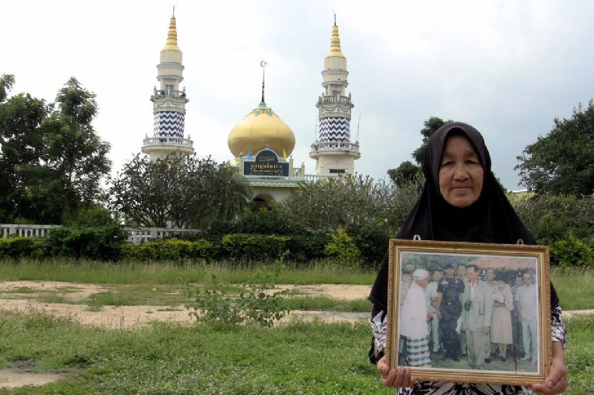 พระผู้ให้โดยไม่แบ่งแยก เรื่องเล่ามัสยิดในพระบรมราชูปถัมภ์