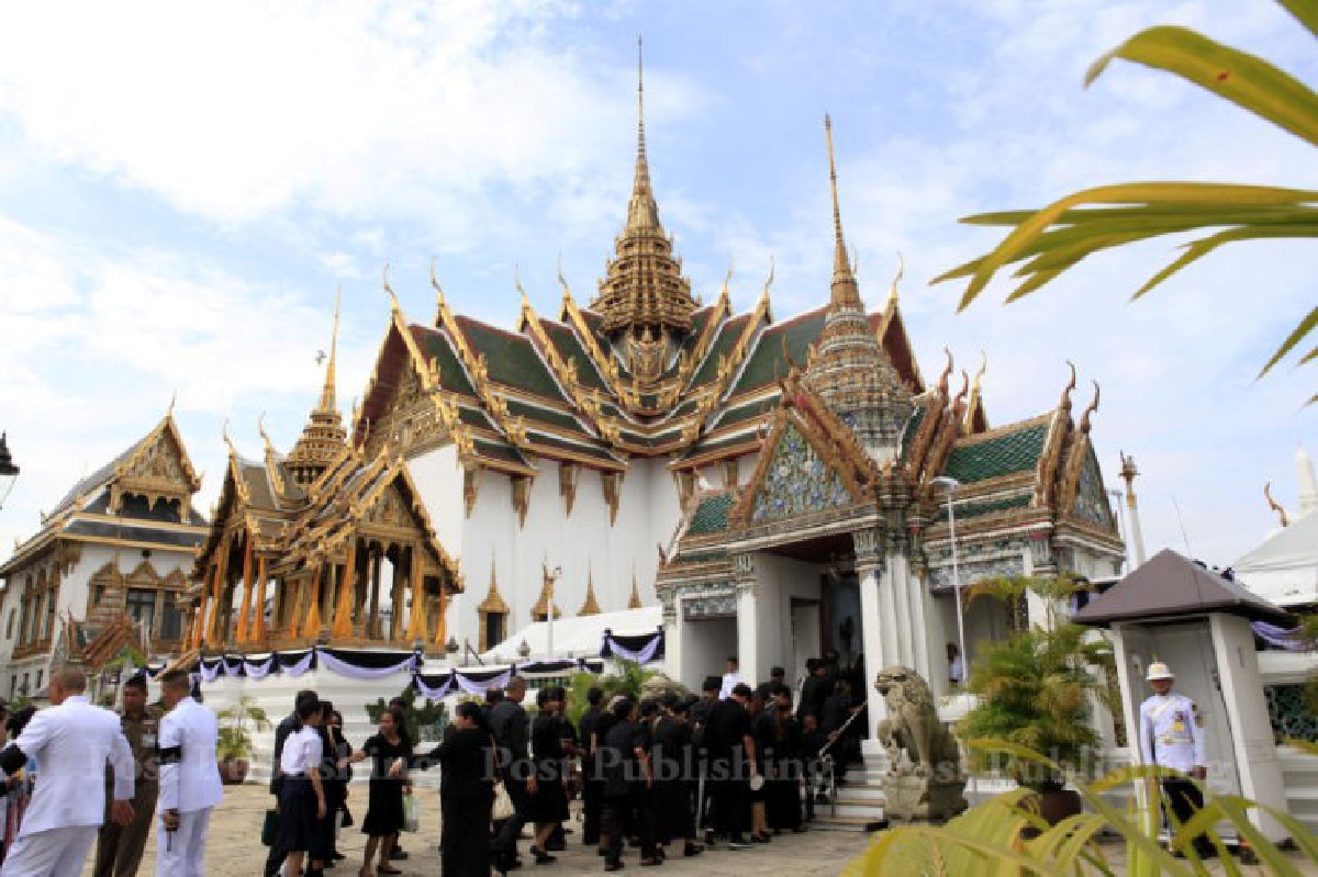 สรุปยอดประชาชนถวายบังคมพระบรมศพ3วัน8.2หมื่นคน สรุปยอดประชาชนถวายบังคมพระบรมศพ3วัน8.2หมื่นคน