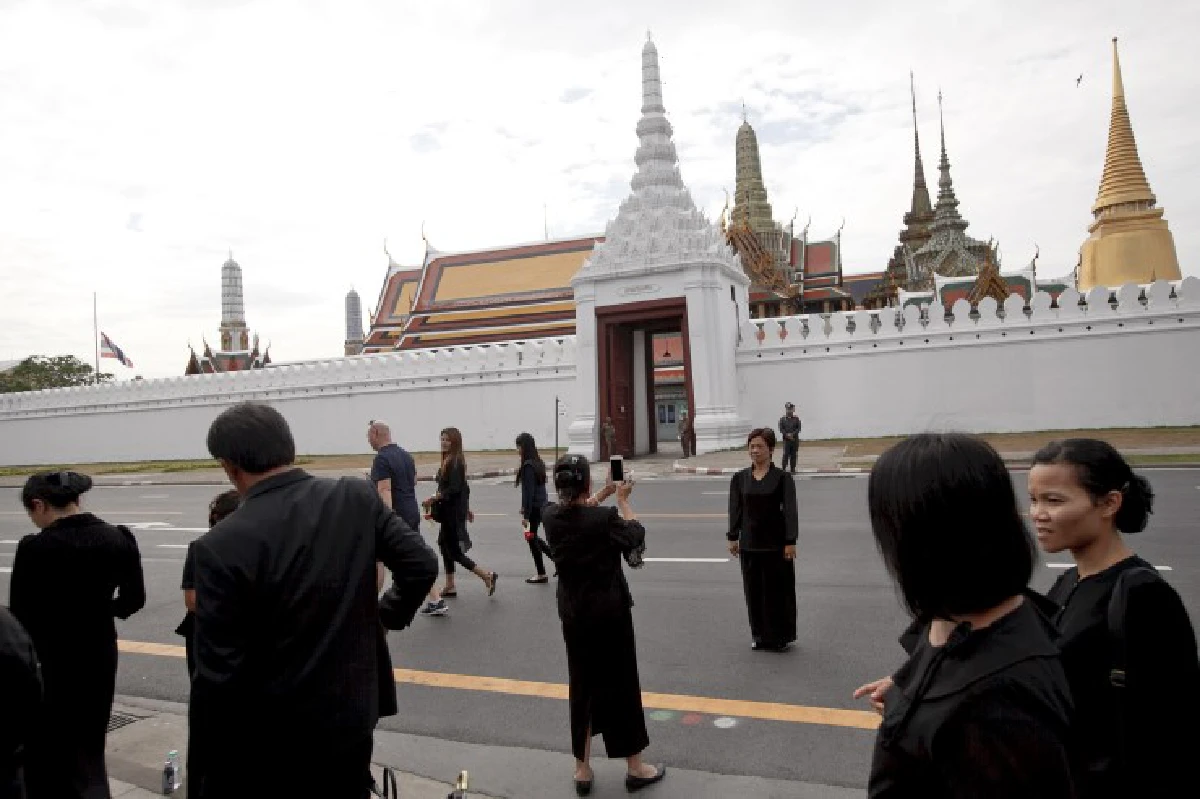 สำนักพระราชวังแจ้งเปลี่ยนเส้นทางเข้ากราบถวายบังคมพระบรมศพ