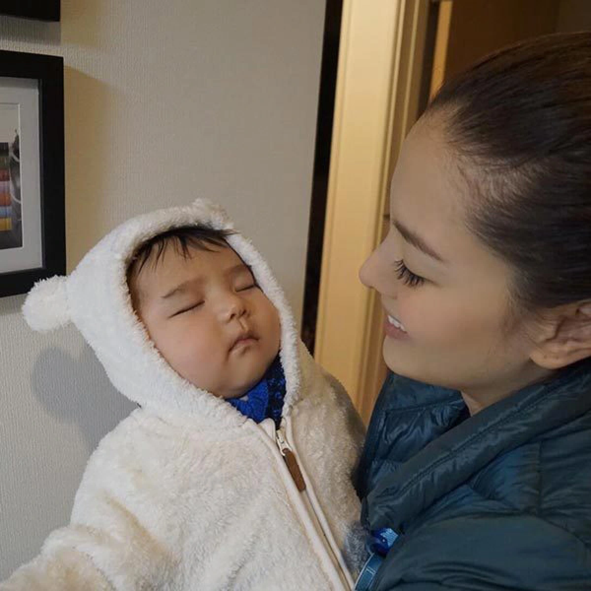 น้องดีแลน ลูกชาย ลีเดีย-แมทธิว ใส่ชุดหมีขาวเที่ยวญี่ปุ่นครั้งแรก