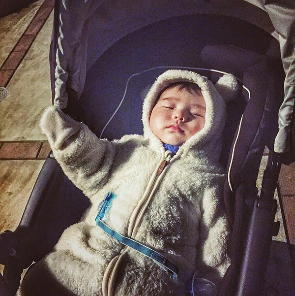 น้องดีแลน ลูกชาย ลีเดีย-แมทธิว ใส่ชุดหมีขาวเที่ยวญี่ปุ่นครั้งแรก