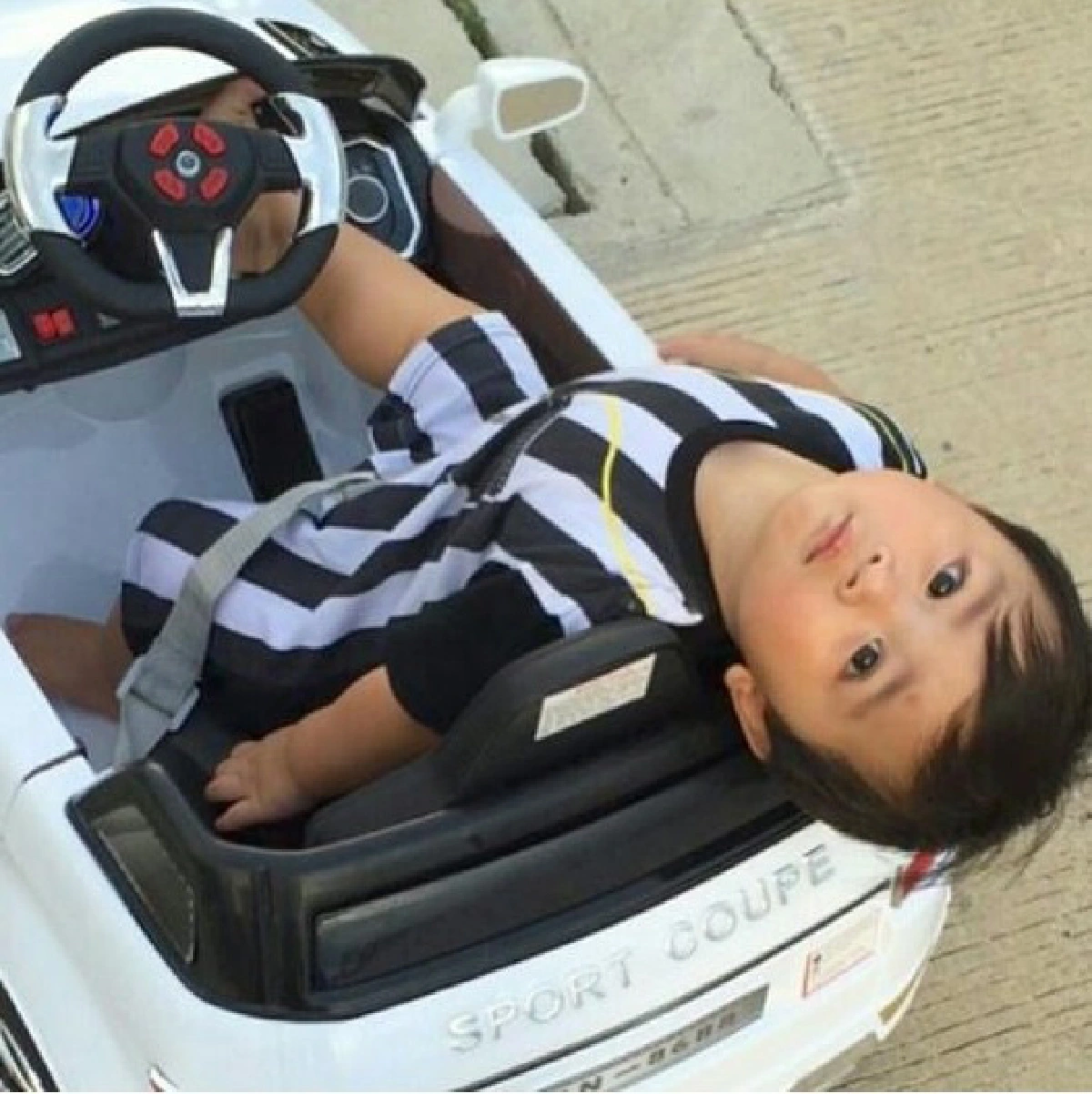 น่าฟัดมาก! น้องเลโก้ ลูกชาย เอ พศิน หล่อเป๊ะได้พ่อมาเต็มๆ