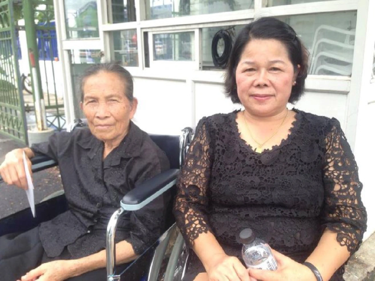 "ครั้งหนึ่งในชีวิต-วินาทีสุดแสนอาลัย" ความในใจพสกนิกรได้ถวายบังคมพระบรมศพ