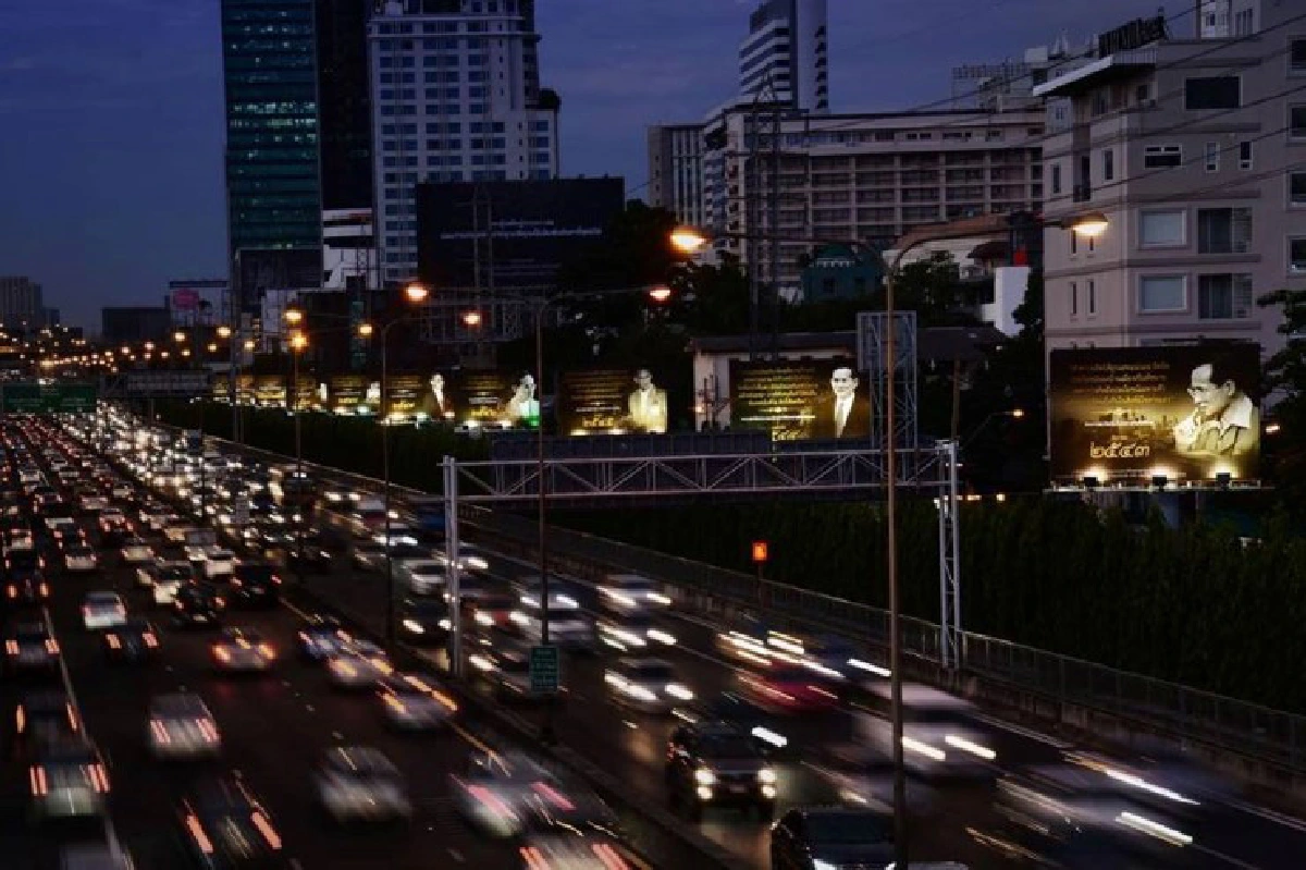 เส้นทาง..คำสอนพ่อ 70 ปีที่ครองราชย์