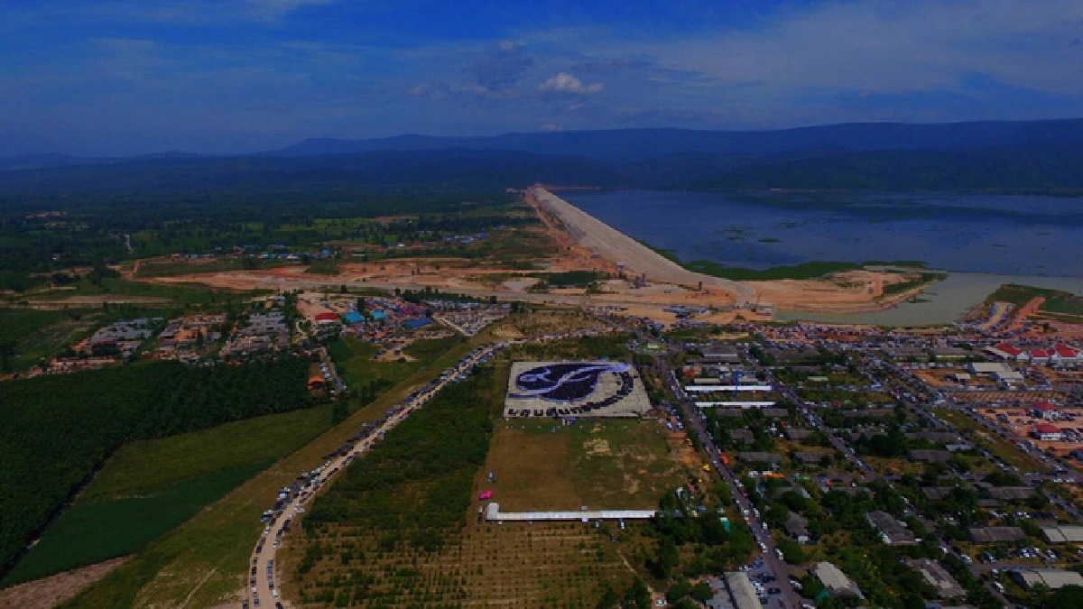 คนปราจีนฯแปรอักษรแสดงอาลัยแด่ในหลวงร.9