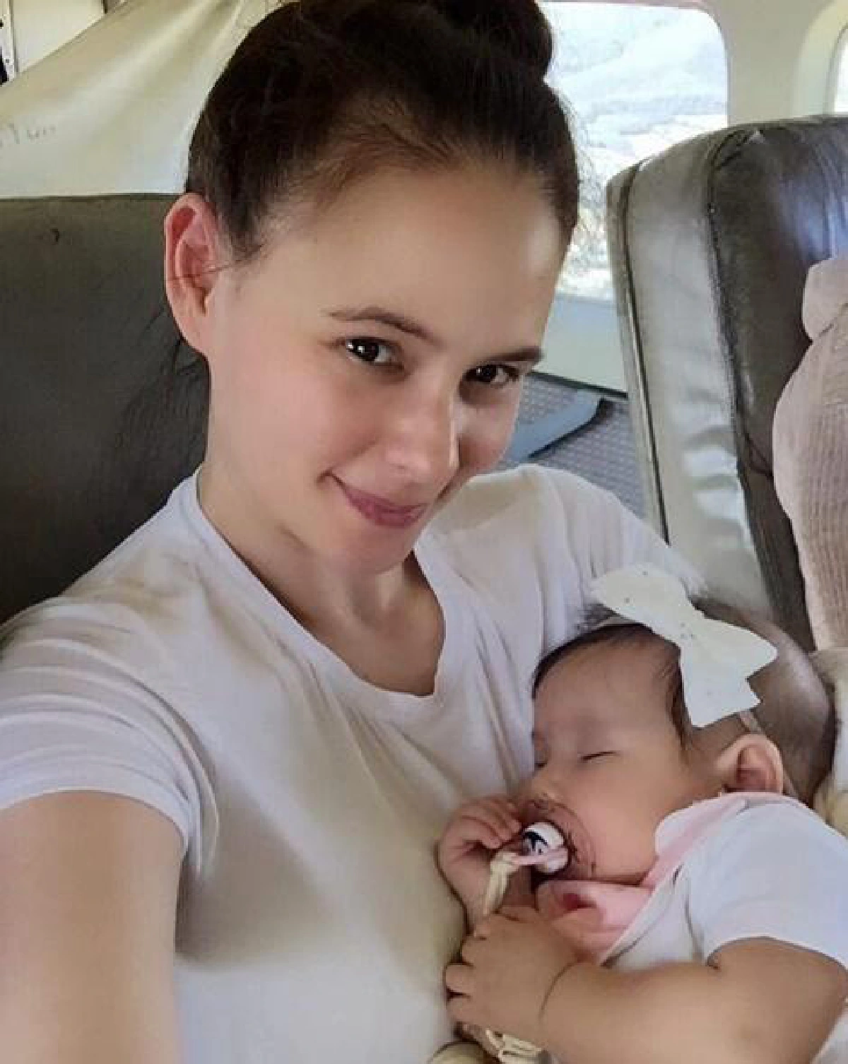 พ่อภูริ-แม่แอน ตื่นเต้นยิ่งกว่า! พาน้องริชาขึ้นเครื่องบินครั้งแรก