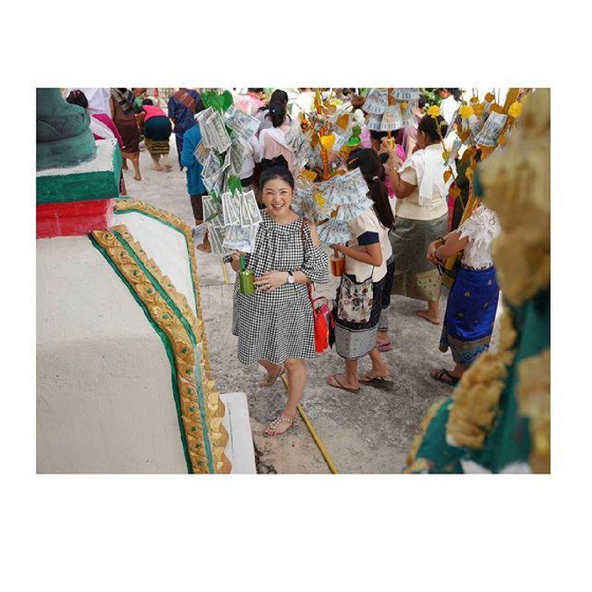 สามีดูแลไม่ห่าง! ฮารุ อุ้มท้องโต 7 เดือน ทำบุญทอดกฐินเมืองลาว