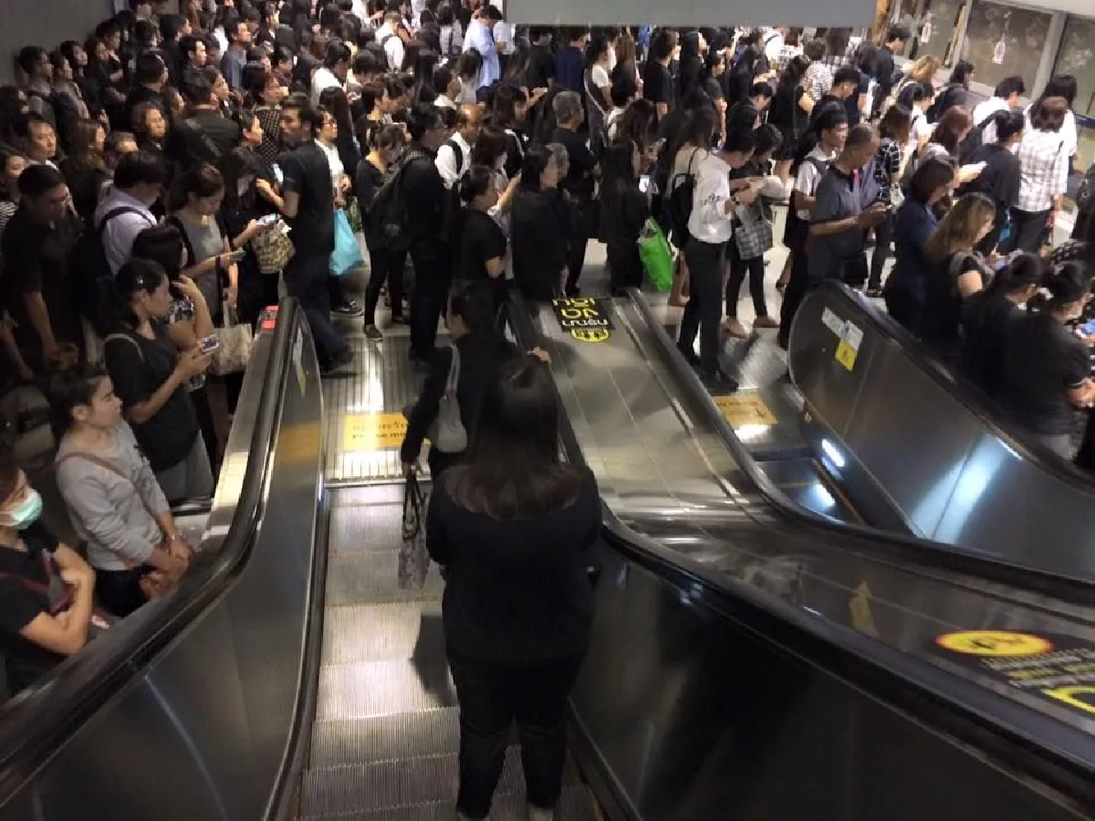 ทุกข์คนเมือง! ผู้ใช้รถไฟฟ้าร้องคนล้นสถานีบางซื่อต่อคิวยาวเหยียด"วอนแก้ปัญหาด่วน"