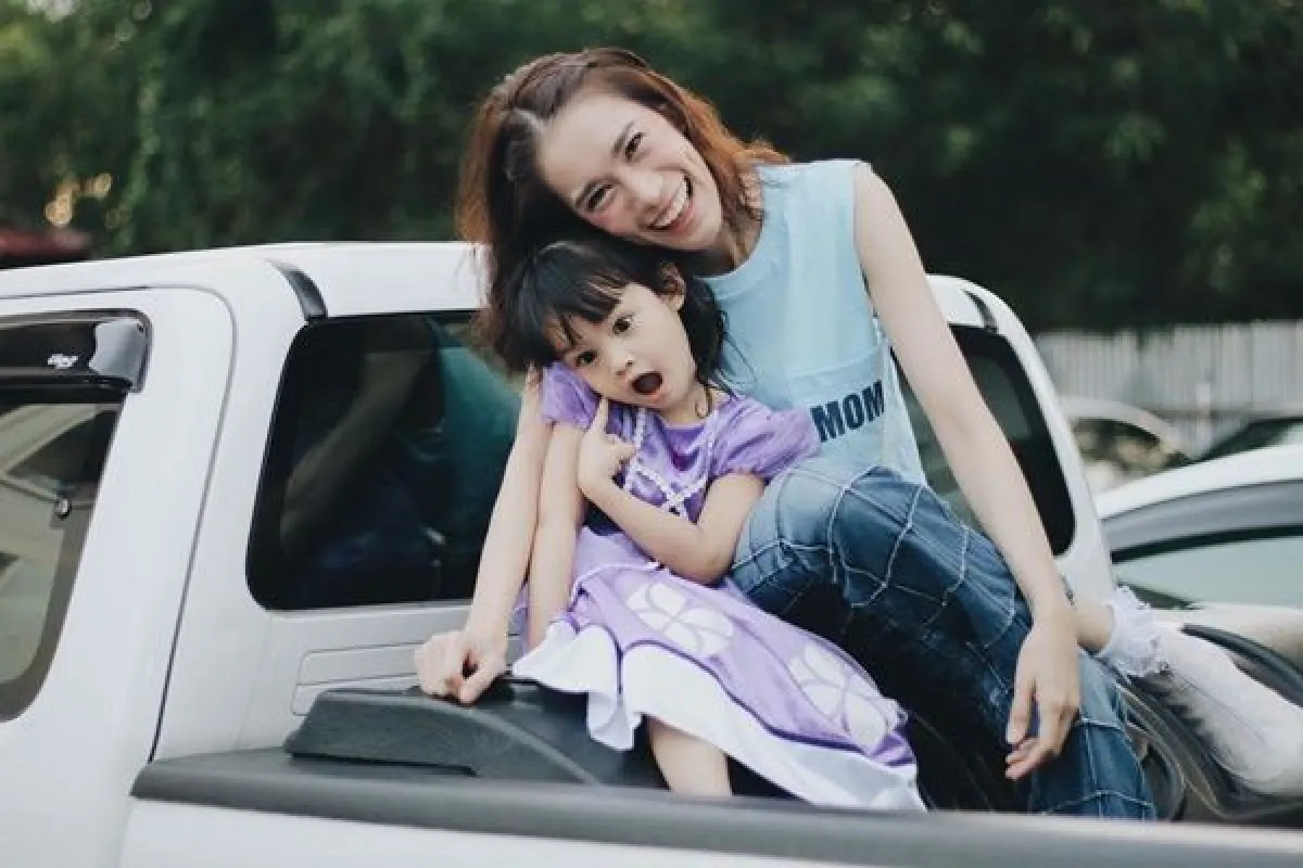 อบอุ่นพร้อมหน้า! ไอด้า-แอมมี่ พา ลัลลาเบล เดินเล่นสวนสาธารณะ