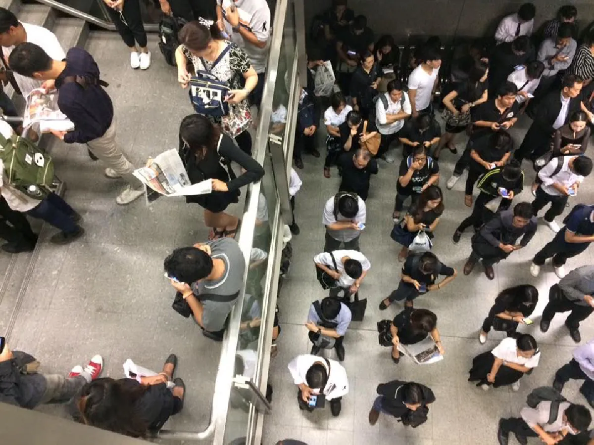 ทุกข์คนเมือง! ผู้ใช้รถไฟฟ้าร้องคนล้นสถานีบางซื่อต่อคิวยาวเหยียด"วอนแก้ปัญหาด่วน"