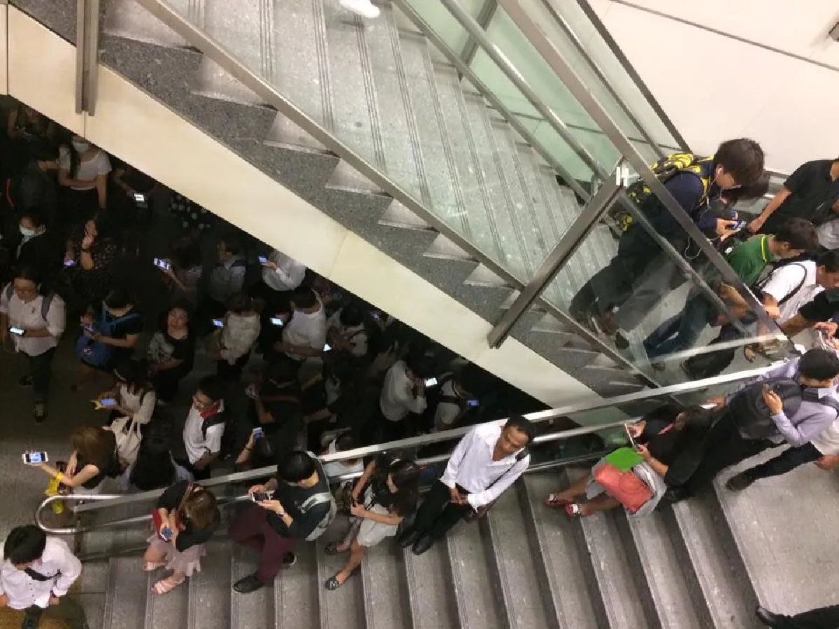 ทุกข์คนเมือง! ผู้ใช้รถไฟฟ้าร้องคนล้นสถานีบางซื่อต่อคิวยาวเหยียด"วอนแก้ปัญหาด่วน"