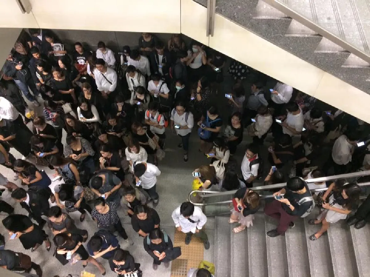 ทุกข์คนเมือง! ผู้ใช้รถไฟฟ้าร้องคนล้นสถานีบางซื่อต่อคิวยาวเหยียด"วอนแก้ปัญหาด่วน"