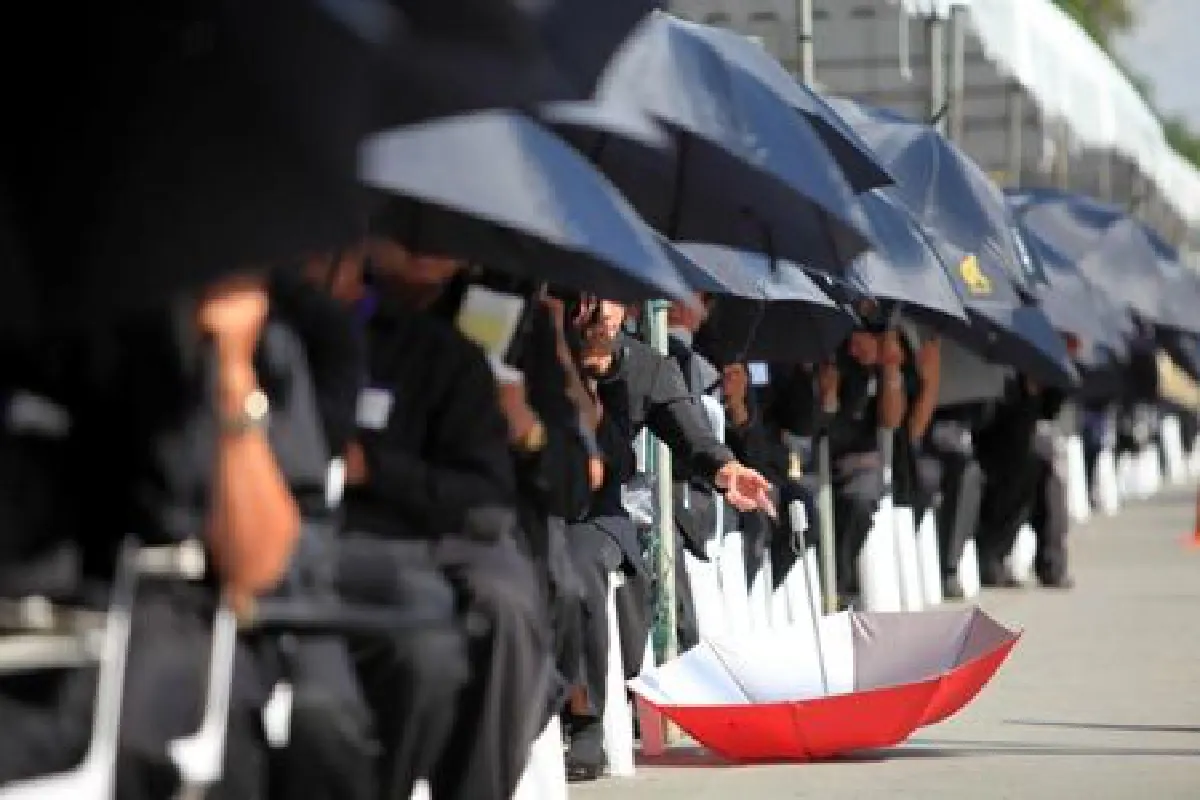 ดช.9ขวบวิ่งจากบุรีรัมย์ร่วมกราบพระบรมศพ