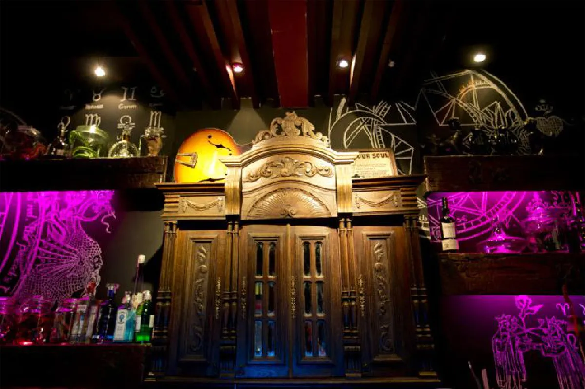 ดังต้องมนต์ @ ยิปซี สเปลล์ บาร์