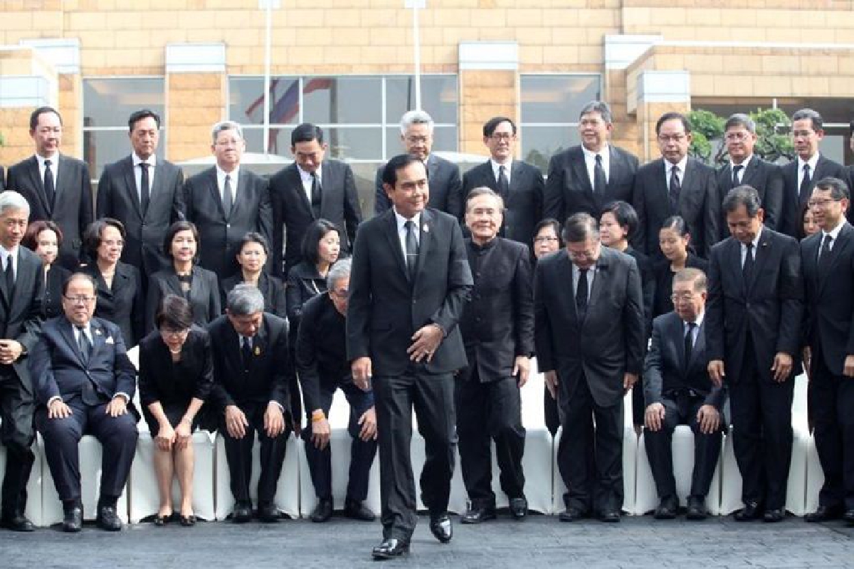 สั่งทูตปรับทัพรับมือ‘ทรัมป์’ สั่งทูตปรับทัพรับมือ‘ทรัมป์’