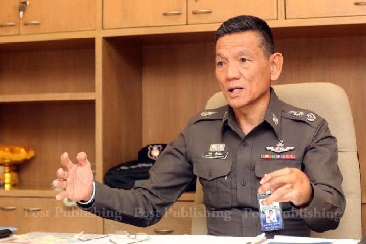 "เดชะพระบารมีปกเกล้าปกกระหม่อม" พล.ต.ต.นพดล เผือกโสมณ วีรบุรุษกระดูกเหล็ก "เดชะพระบารมีปกเกล้าปกกระหม่อม" พล.ต.ต.นพดล เผือกโสมณ วีรบุรุษกระดูกเหล็ก