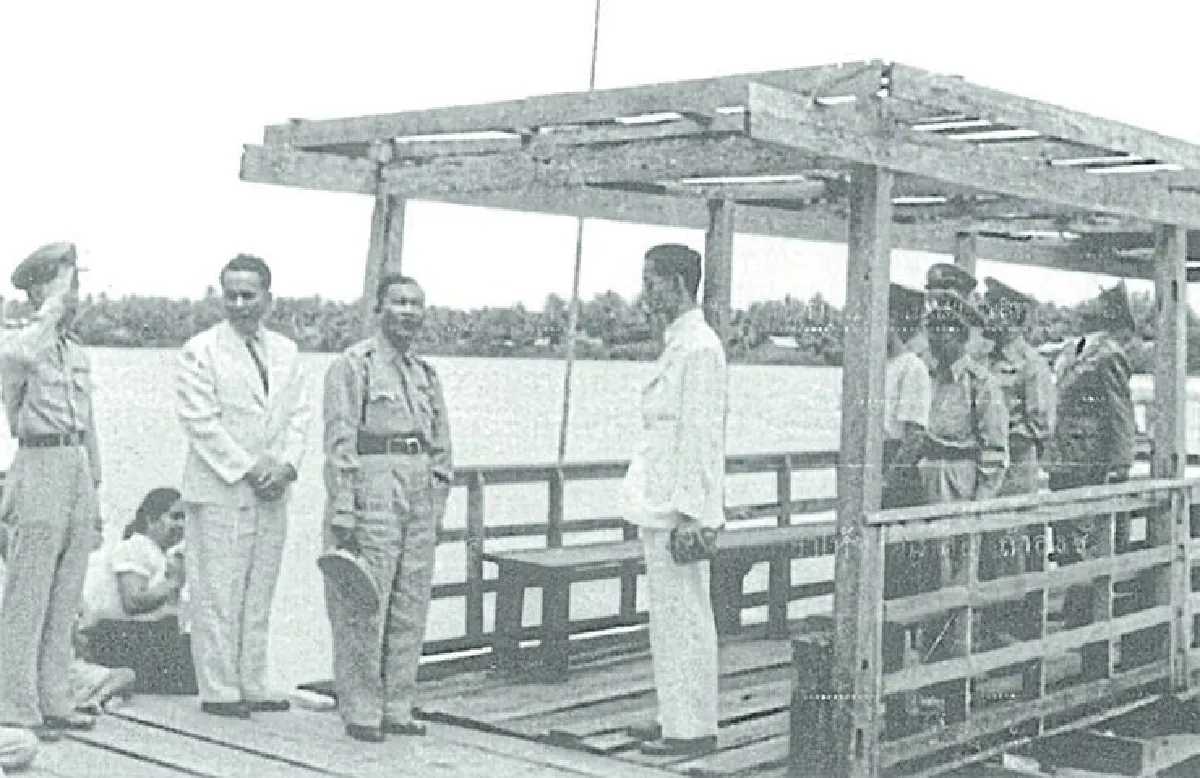 เมื่อวันเสด็จประพาส สวนทุเรียนเมืองนนท์