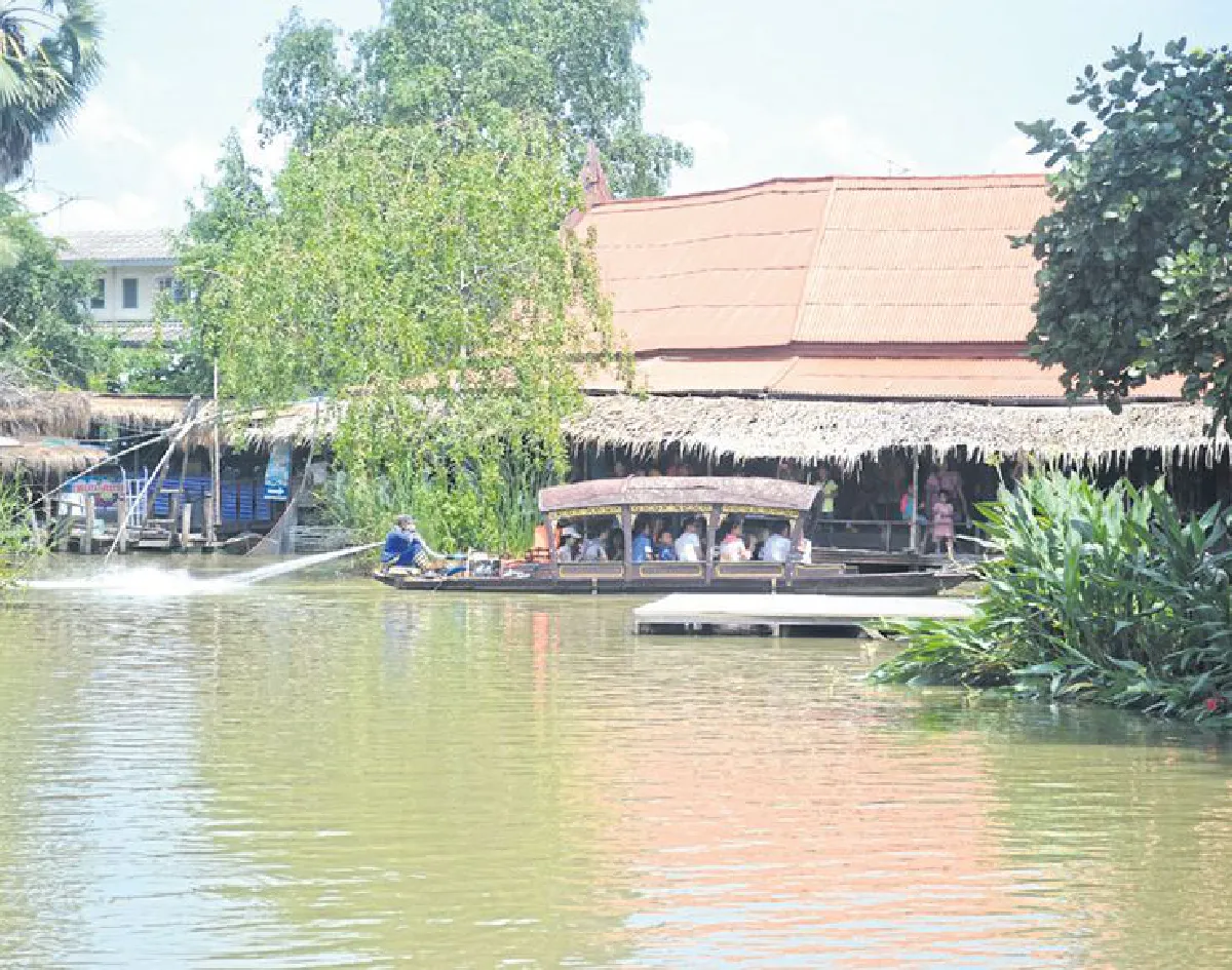 เดินย้อนเวลา ณ ตลาดน้ำอโยธยา