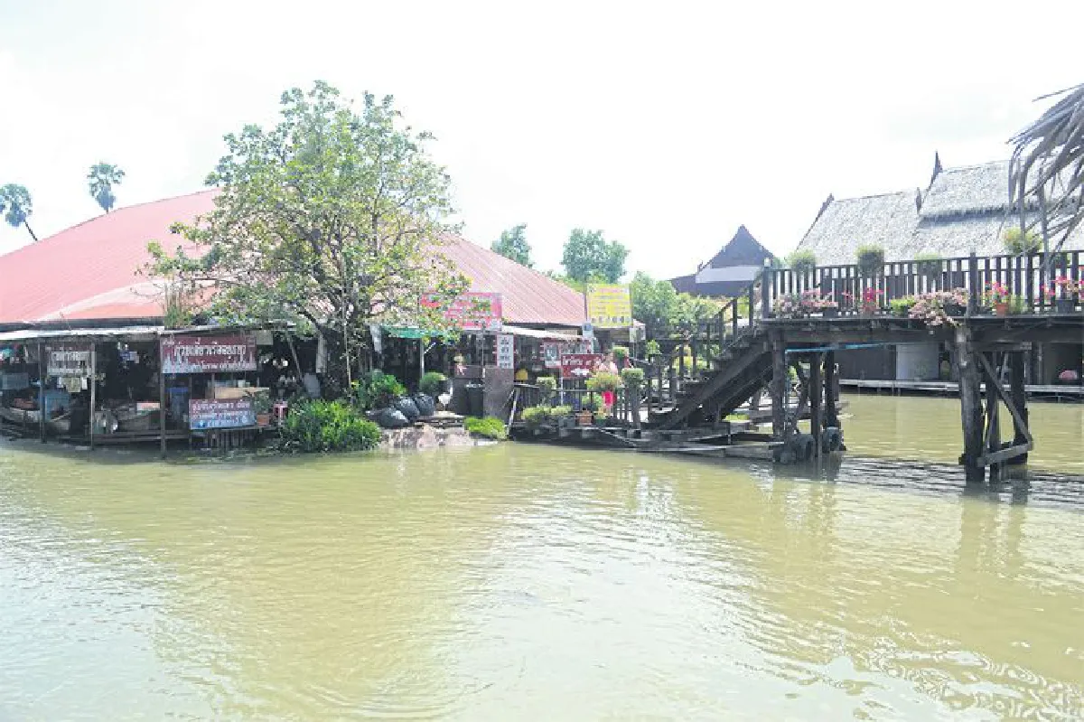 เดินย้อนเวลา ณ ตลาดน้ำอโยธยา