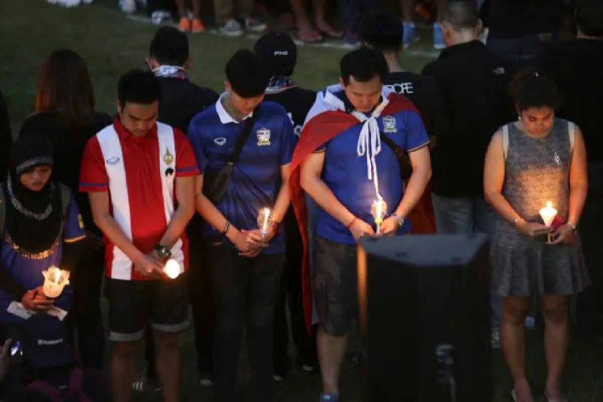 ช้างศึกแปรอักษรแสดงความอาลัยในหลวงรัชกาลที่9