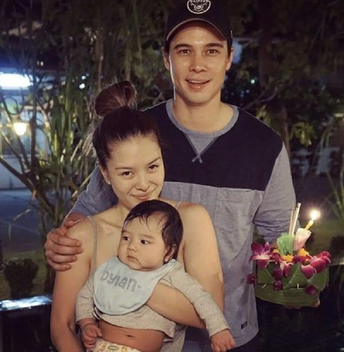 บุญจะส่งให้เราสุขใจ..เก็บตกภาพคนบันเทิงลอยกระทง 2559