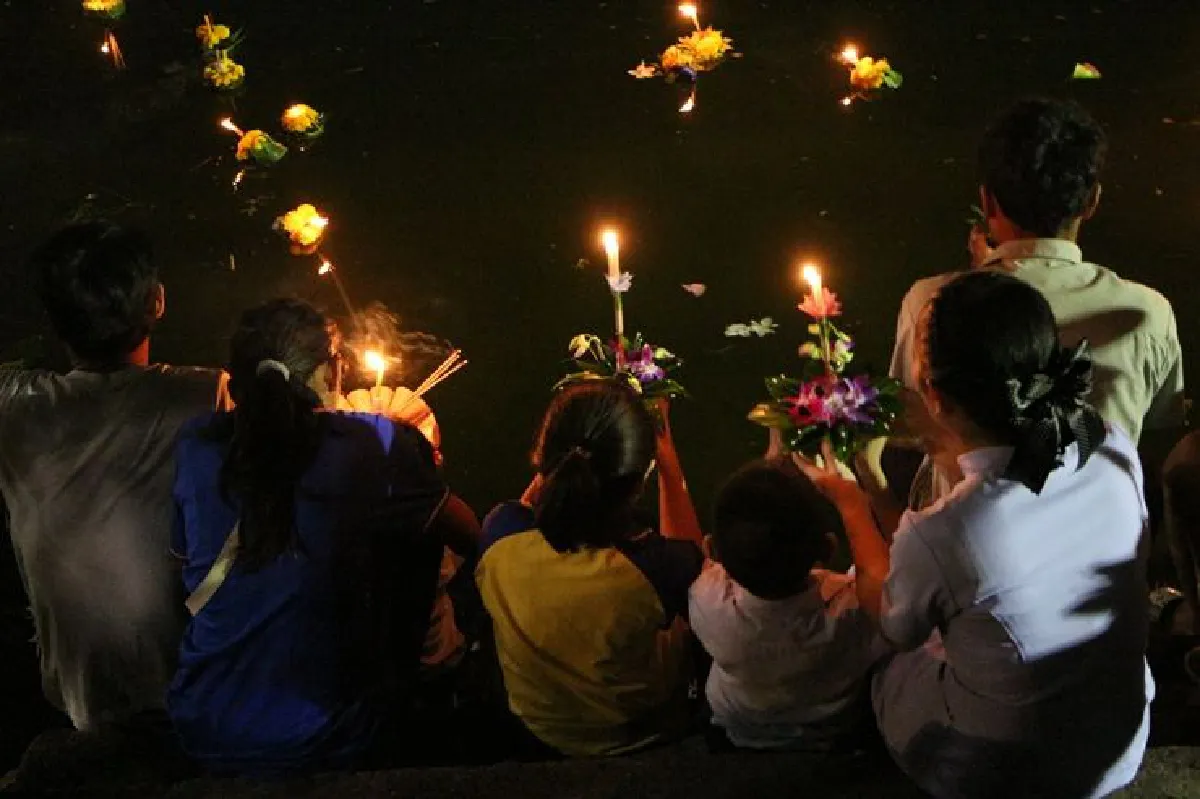 สุรินทร์จัดลอยกระทงเรียบง่ายชมจันทร์ใกล้โลก