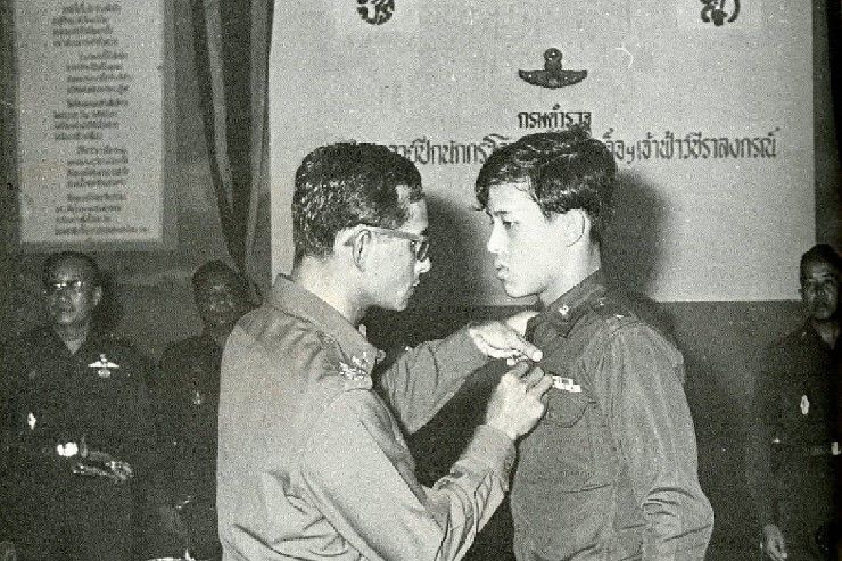 ภาพประทับใจ "สมเด็จพระบรมฯกับพระราชบิดา" ภาพประทับใจ "สมเด็จพระบรมฯกับพระราชบิดา"