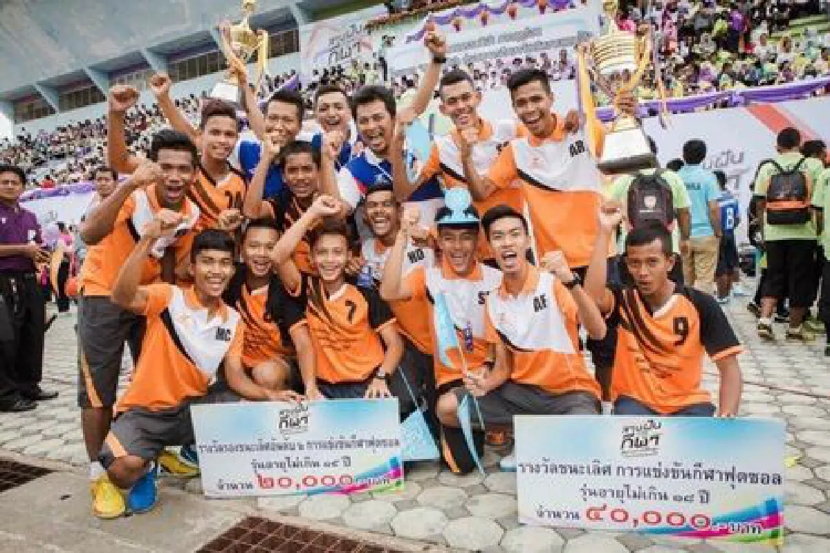 ครม.ส่วนหน้าน้อมนำยุทธศาสตร์พระราชทาน 'เข้าใจ เข้าถึง พัฒนา' ดับไฟใต้