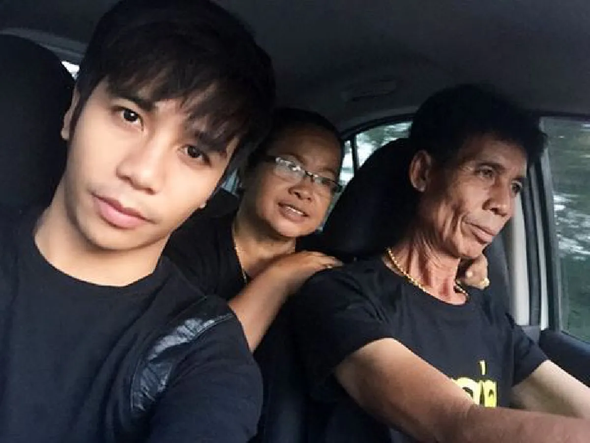 ก้อง ห้วยไร่ สุดภูมิใจ! สร้างบ้านหลังใหม่ให้พ่อแม่อยู่สบาย