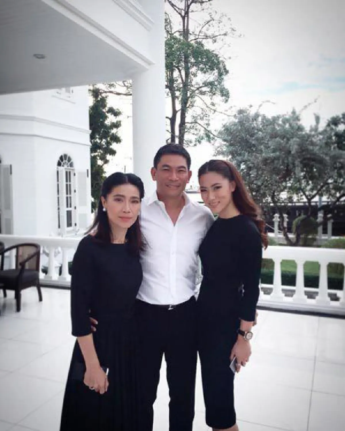 อบอุ่นอีกครั้ง! ตู่-เอ๋-น้องเพลง ถ่ายภาพพร้อมหน้าพ่อแม่ลูก