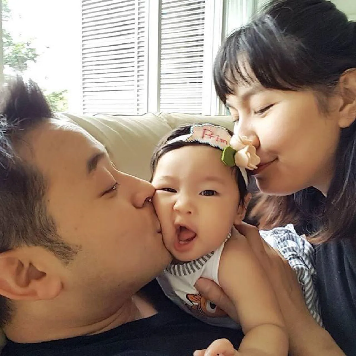 สิบคะแนนให้ น้องปริม ลูกสาวเบนซ์-มิค โพสท่าเริ่ดได้อีก