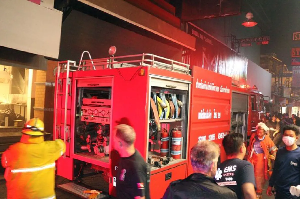 ระทึก!ไฟไหม้ดิสโก้เธคกลางวอล์กกิ้งสตรีท