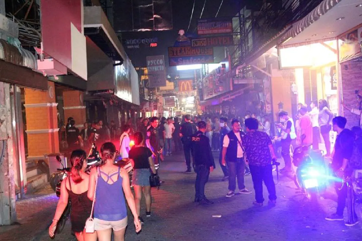 ระทึก!ไฟไหม้ดิสโก้เธคกลางวอล์กกิ้งสตรีท