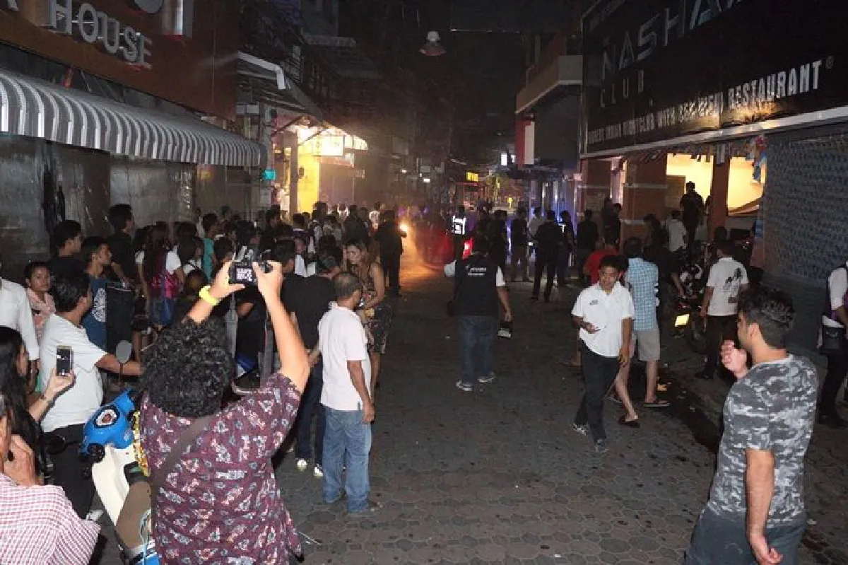 ระทึก!ไฟไหม้ดิสโก้เธคกลางวอล์กกิ้งสตรีท