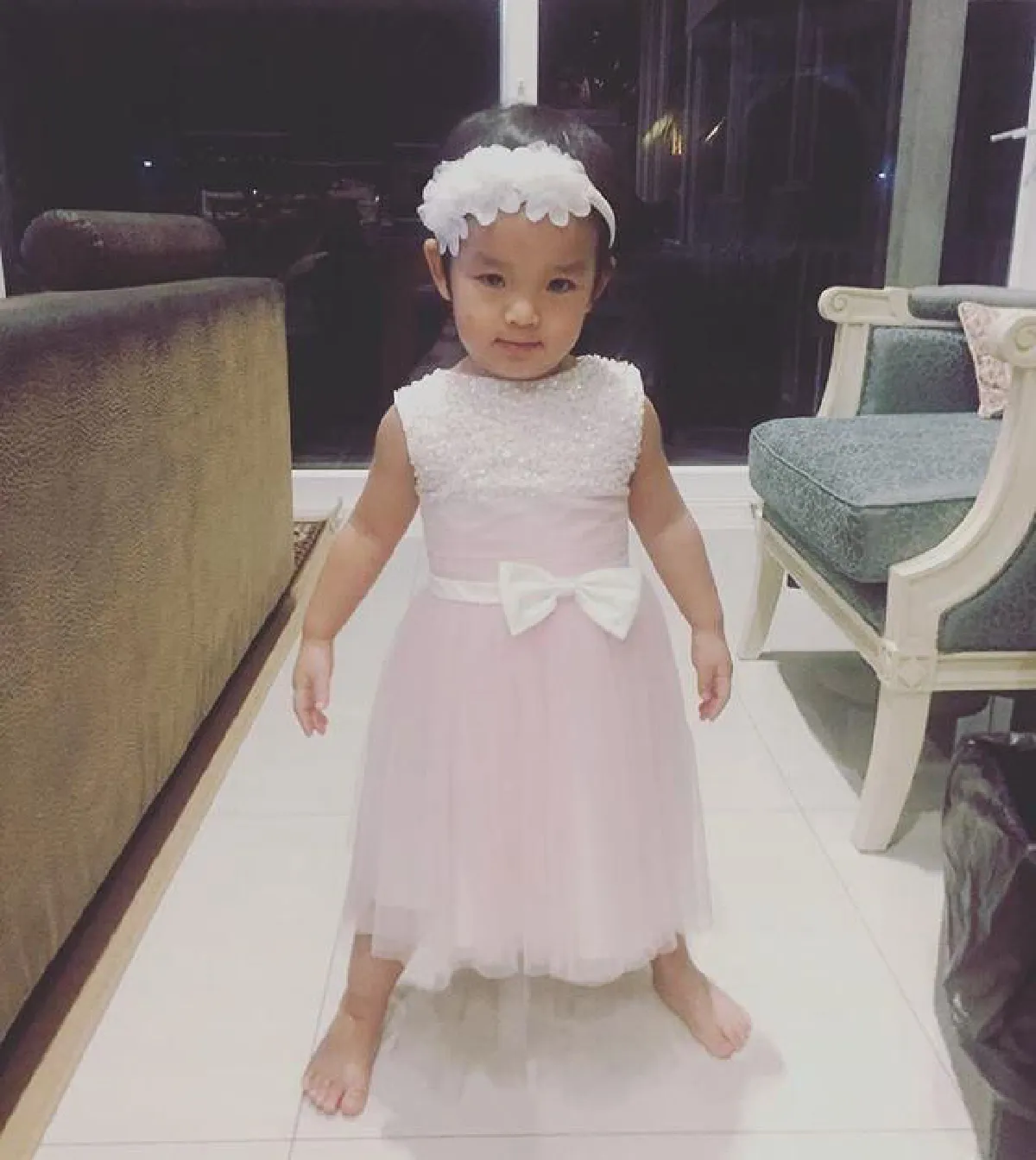 แอฟ เห็นแล้วชื่นใจ! น้องปีใหม่ โชว์ลีลาอ้อนพ่อสงกรานต์