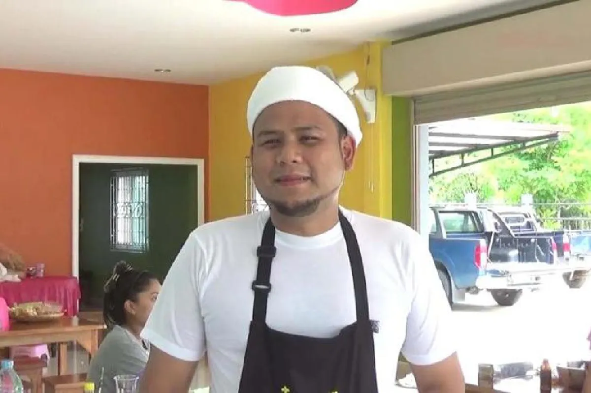 ขาหมูก๊วยเจ๋งเมืองตรัง อร่อยกลิ่นสมุนไพรจีน