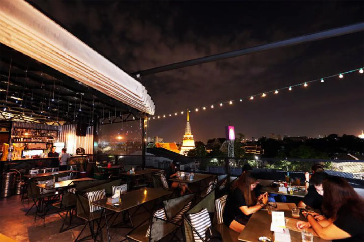 แอตโมสเฟียร์ รูฟท็อป คาเฟ่ ชั้นบรรยากาศแห่งความสุข