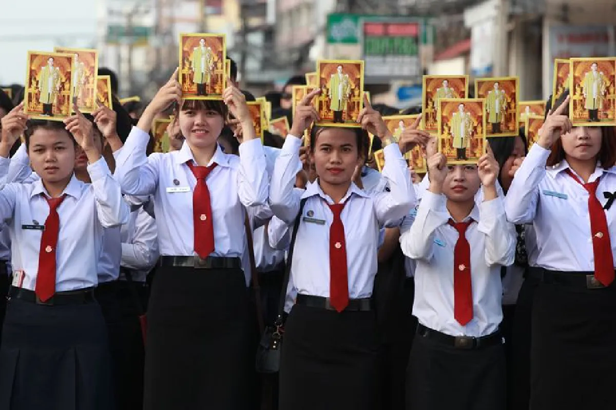 ชาวสุรินทร์นำช้าง189เชือกร่วมอาลัยในหลวงร.9 (มีคลิป)