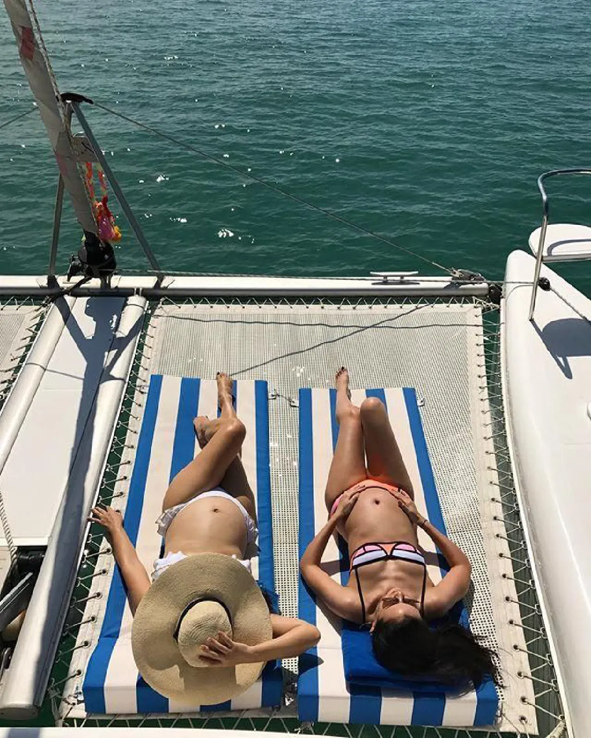 ว่าที่คุณแม่สุดแซ่บ วิกกี้ สนุิสา อุ้มท้องโตใส่ชุดบิกินี่เที่ยวทะเล
