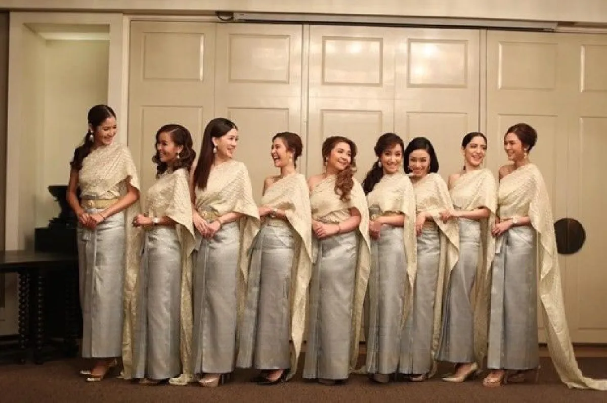 ส่องภาพเจ้าสาว "เอ็ม บุษราคัม" เเละผองเพื่อน งดงาม จัดเต็มทุกนาง