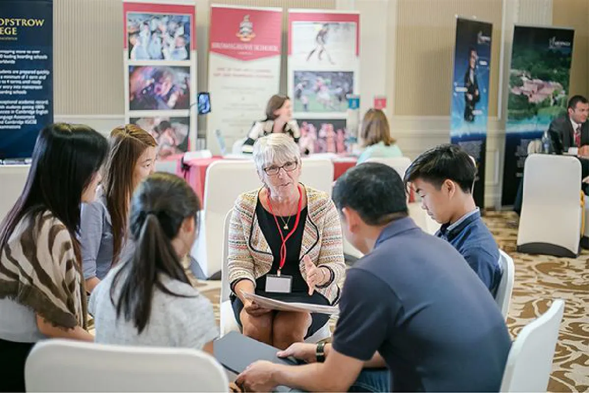 "ความรู้" จะมาคู่กับ "ประสบการณ์" ใน UK University Interview Day 2017 โอกาสแห่งความสำเร็จอยู่ตรงหน้าคุณ